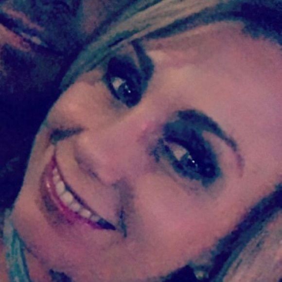 Meet your Posher, Rachel - Picture 1 of 1